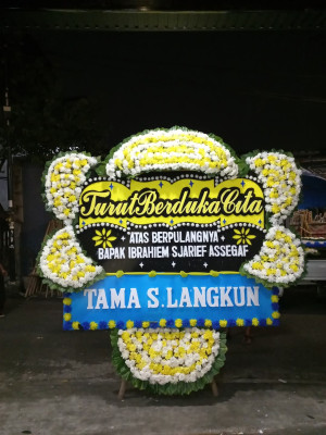 Papan Bunga Duka di Pulau Tiga Barat