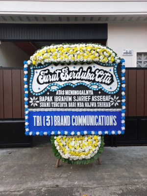 Papan Bunga Duka di Pulau Tiga Barat